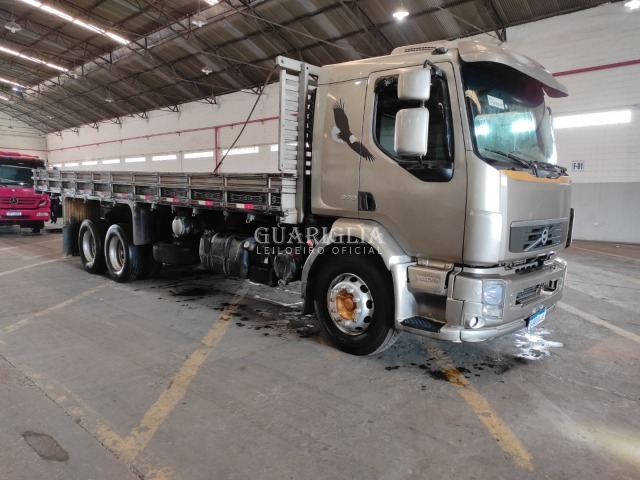 VOLVO VM 270 6X2R 2013