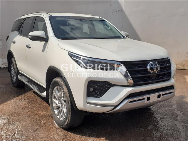 TOYOTA HILUX SW4 2.8 D-4D TURBO DIESEL SRX 4X4 AUT 2021