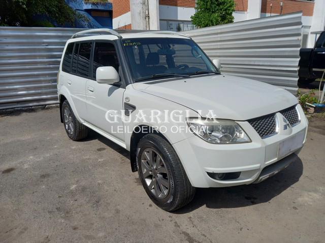 MITSUBISHI PAJERO TR4 2.0 4X2 16V 140CV FLEX 4P AUTOMÁTICO 2015