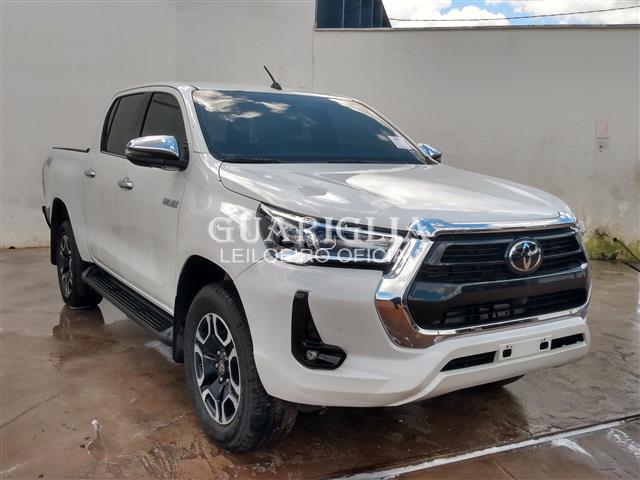 TOYOTA HILUX 2.8 D4D CD SRX DIESEL 4X4 2022